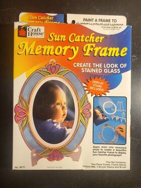 39711 Craft House 1998 Crafthouse Sun Catcher Memory Frame Stained Glass Look New/sealed Ages 8