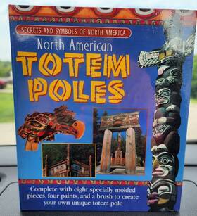 1-55209-325-5 Firefly North American Totem Poles Secrets And Symbols Of America By Molly Perham