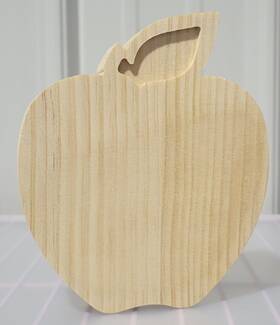 081-22-9180 Mondo Llam Llama 6.5 Inch Tall Standing Wood Apple Desk Office Diy Paint Craft Project