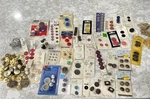 Vintahe Buttons Lot, Cards Nos Mode & Boutique Asst Plastic/metal. Fixed Price $17.59.
