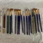 19 Robert Simmons Prof Paint Brush Lot Sapphire White Sable Titanium Expression. Fixed Price $85.00.