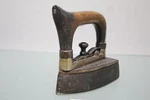 Iron "pack's Universal" (h 16 Cm; W 8.5 D Cm). Fixed Price $45.36.