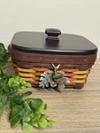 Longaberger 2009 Autumn Leaves Tri-color Berry Basket Wood Lid Tie-on 6.5X6.5X3. Fixed Price $58.88.