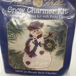Mill Hill Snowman Ornament Kit Glass Bead & Charm MHSC26 Christmas Winter Craft. Fixed Price $7.96.
