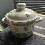 Royal Doulton Carmina Enamel Stockpot, Round, With Lid, Double Handle. Fixed Price $59.99.