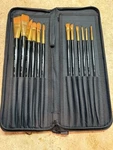 Solabela Artist Paint Brush Set Zip Up Carry Case All Different Sizes 1-12. Fixed Price $20.00.